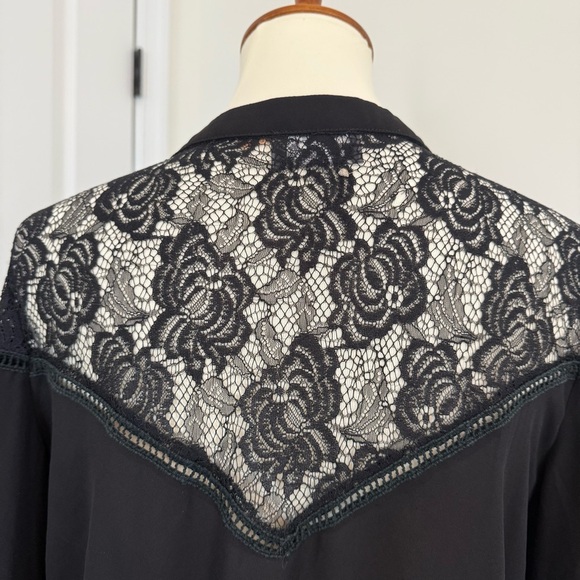 ASTR Black V-Neck Lace Blouse Sz Large - Picture 5 of 11